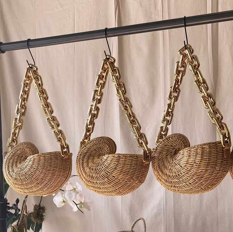Designer Conch Straw Shoulder Crossbody Bags for Women Brand Wicker Woven Straw Bag Designer Rattan Female Purses and Clutch